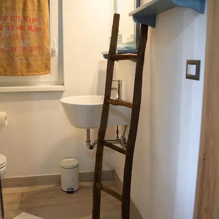 9b-the Tiny House Holiday home Sezana